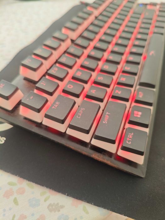 Teclado Mecânico HyperX Alloy FPS Pro US Cherry MX Red com kit de teclas novo