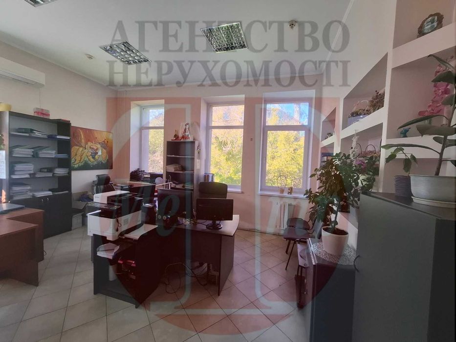 Здам в оренду фасадний виробничо-складський комплекс(вул.Чигиринська)