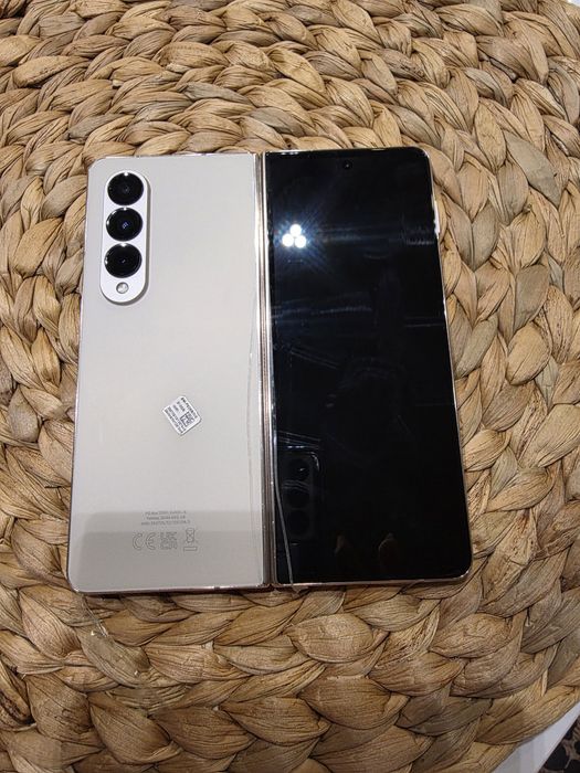 Samsung z Fold 4 Stan idealny z Oryginalnymi Foliami