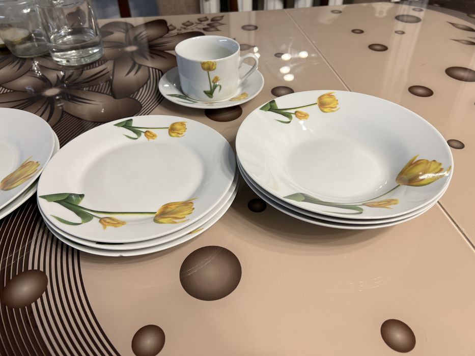 Набір посуду на 6 осіб