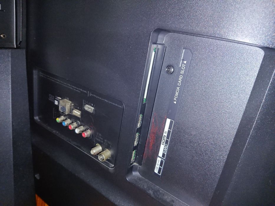 Tv lg 4k 43 pulgadas suporte e comando novo