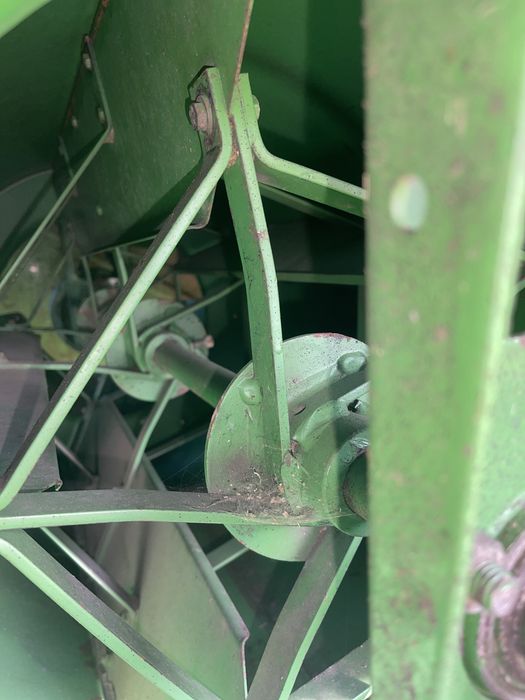 Комбайн John Deere 1065