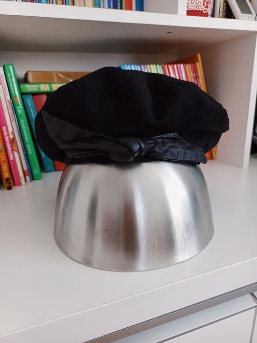 Beret,Jane Best, 3-4 lata, czarny, kwiat ze skóry nat, obw gł 50 cm