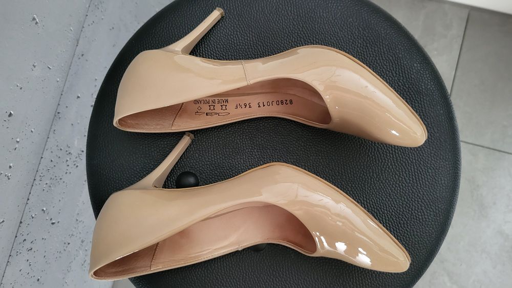 Czółenka lakierowane