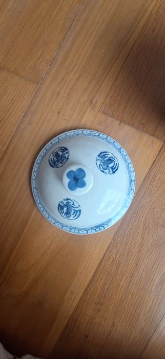 2 Ceramic Jars446819122053140483
