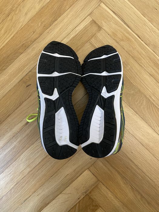 Buty do biegania Asics GT 1000 40 uniseks