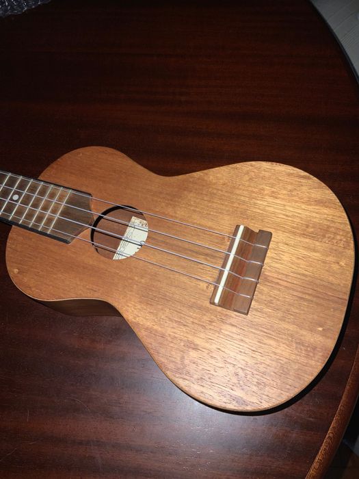 Ukulele carvalho APC