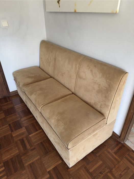 Sofá/banco 3 lugares com arrumação