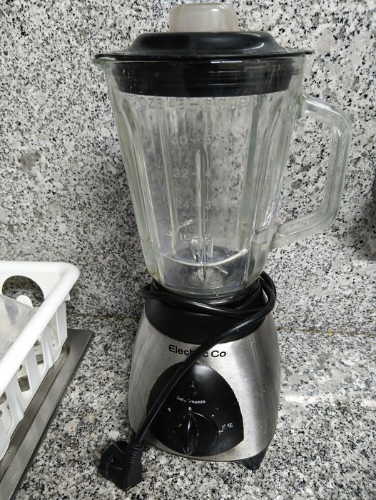 Máquina liquidificadora Electric & Co.