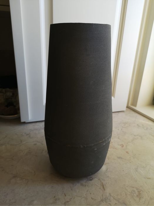 Jarra em preto mate muito bonita