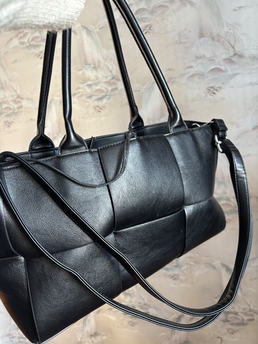 Сумка чорного кольору