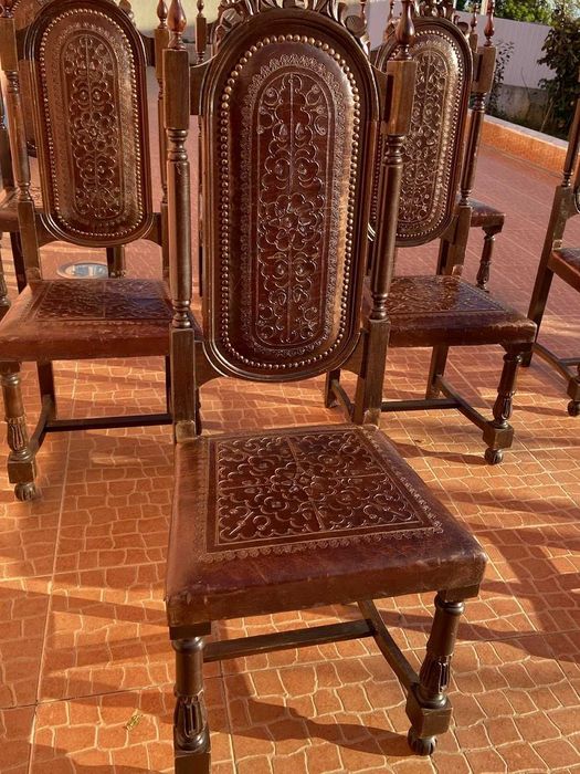 Mobília  de sala de jantar em mogno