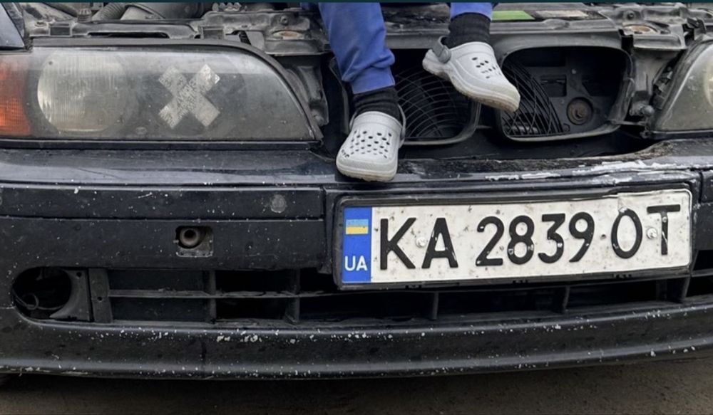 Кресты иксы в фары BMW e39 в дальний фары бмв е39 рест и дорест