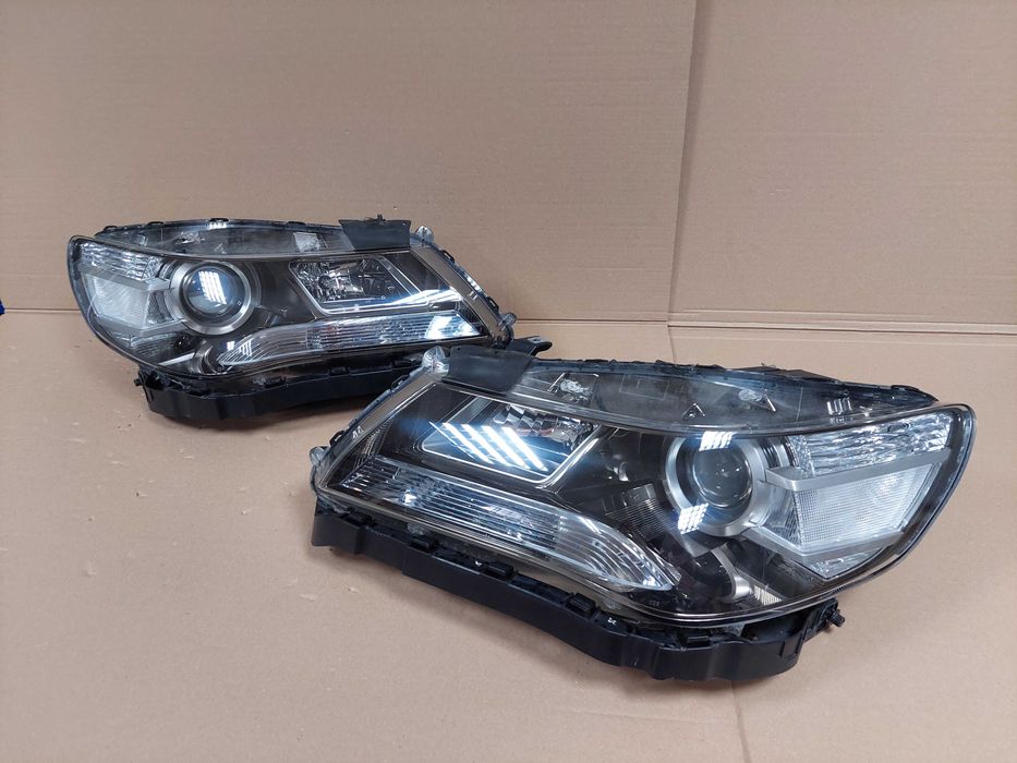 Honda Legend LIFT KB2 lampa Bi Xenon Skrętny prawa + lewa EU BDB KPL