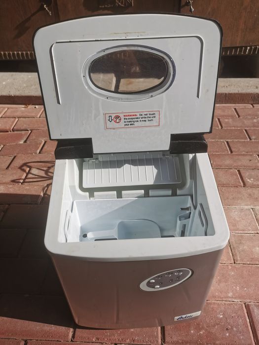 Maszyna Kostkarka do lodu Arctic 12 dobra do baru lub domowego użytku