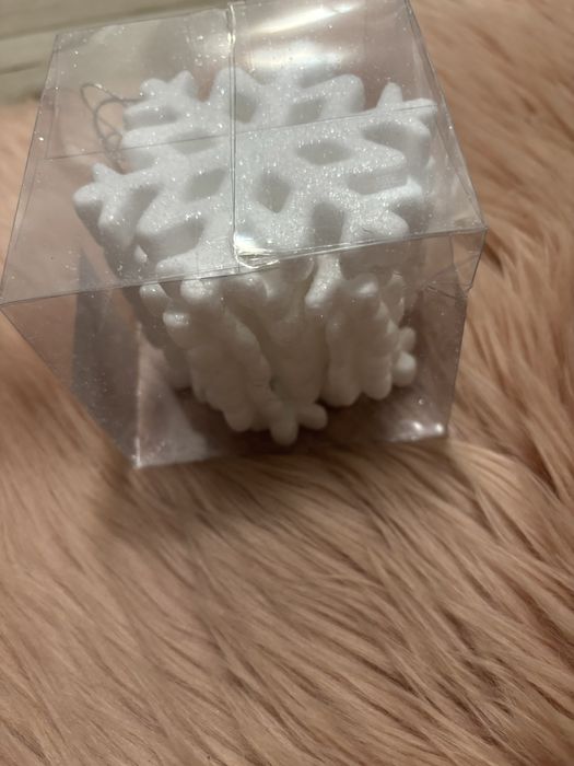 Lśniące śnieżynki, nowe