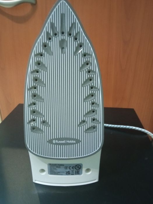 Утюг Russell Hobbs Supreme Steam Pro