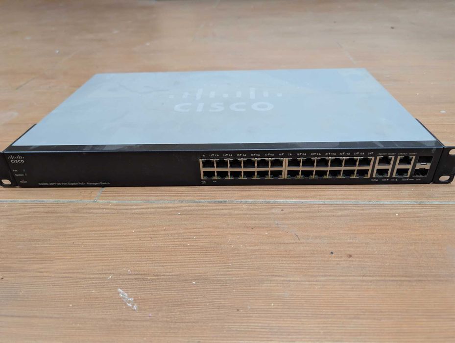 switch Cisco SG300-28PP