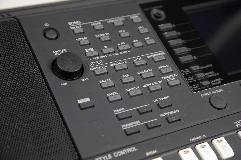 Yamaha PSR S750 - keyboard