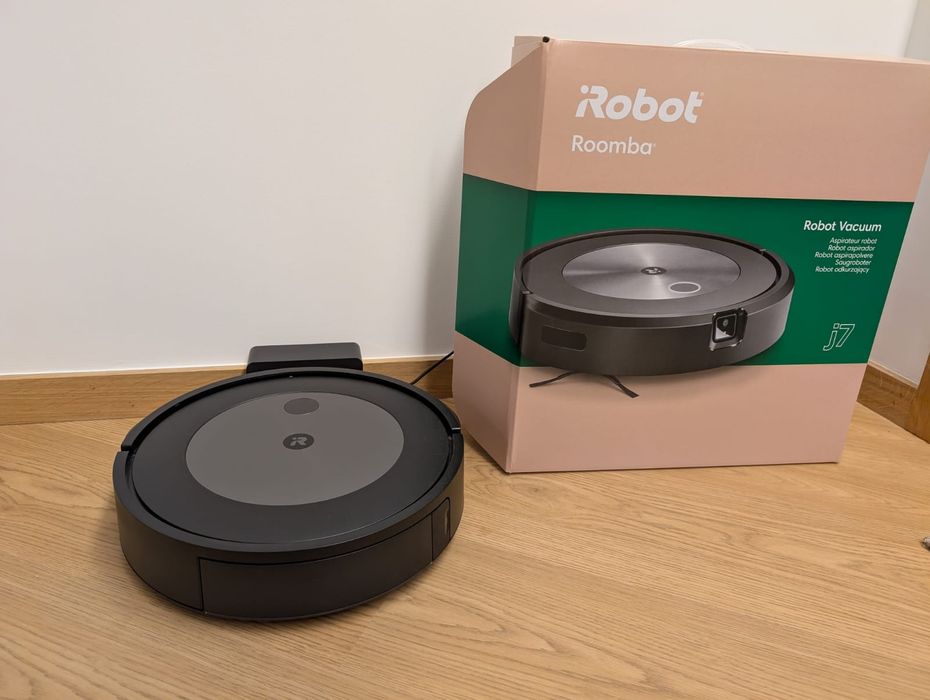 Robot aspirador iRobot Roomba® j7 com ligação Wi-Fi