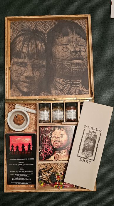 SEPULTURA: ROOTS promo wood box 1996