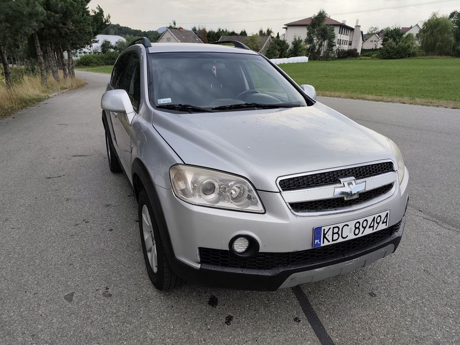 Do sprzedania Chevrolet Captiva 2.4 benzyna z gazem LPG, hakiem. Wersja 7 osobowa