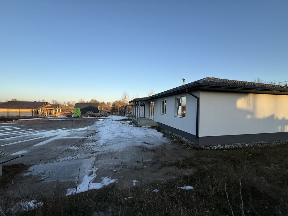 Шпитьки продам будинок 110 квадратів  8 соток 90 000