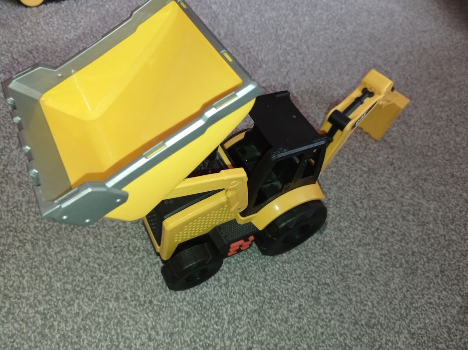 Koparko- spycharka Catepillar na baterie