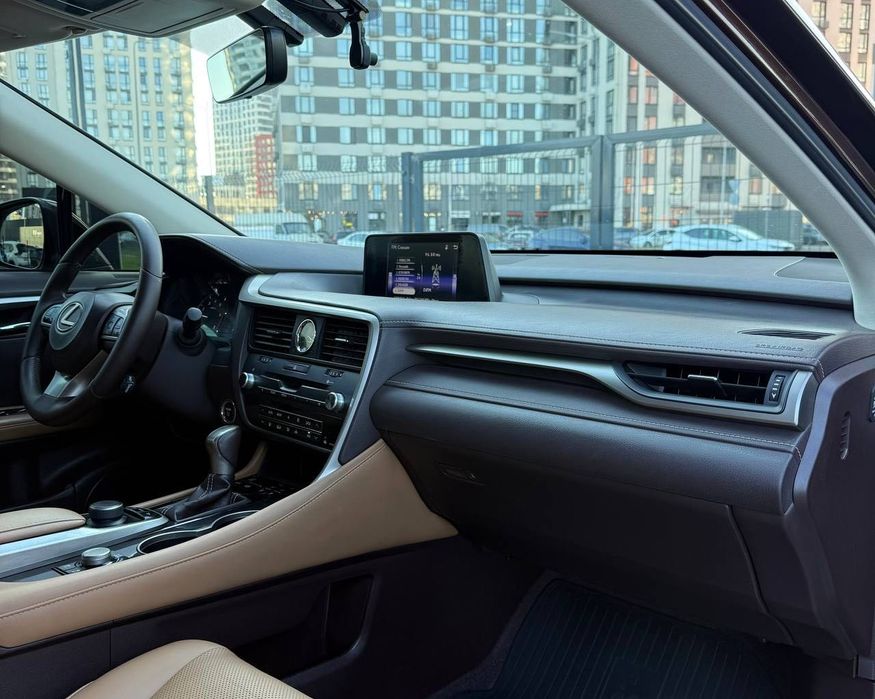 Lexus RX 450h official