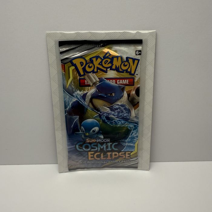 4 boostery Pokemon TCG Cosmic Eclipse art set