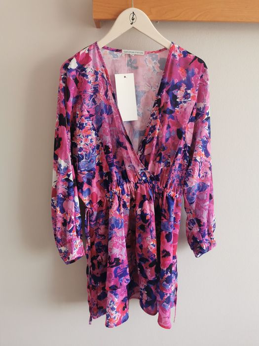 Krótka zwiewna wielokolorowa sukienka bufiaste rękawy kwiaty S flower