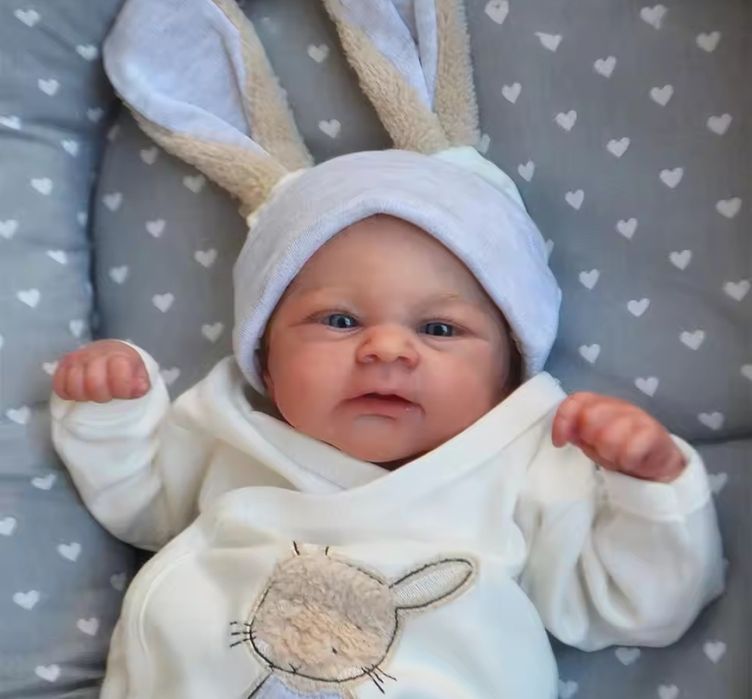 Polecam w  promocji Prześliczną Realistyczną lalkę Roben