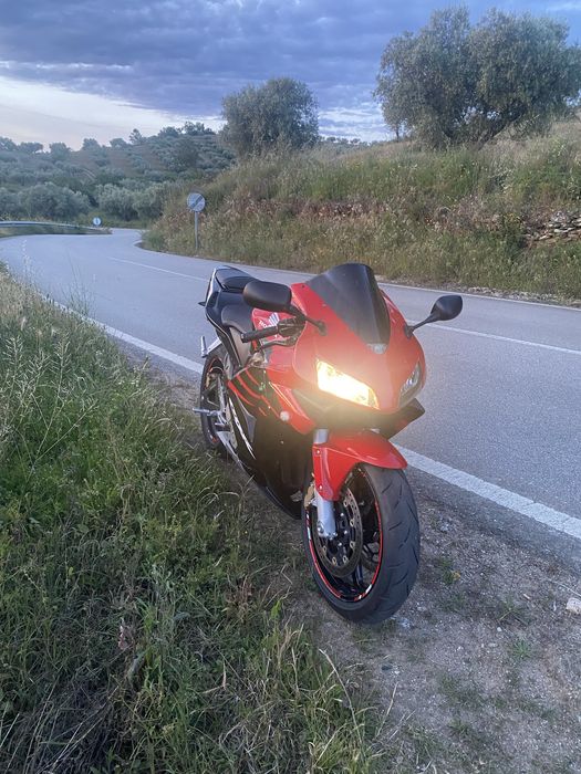 Honda cbr 600rr como nova
