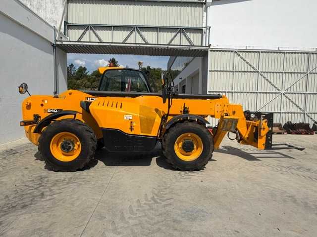 Multicarregadora telescópica JCB 540-140 Matriculada T2