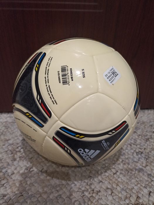 Piłka Adidas Tango 12