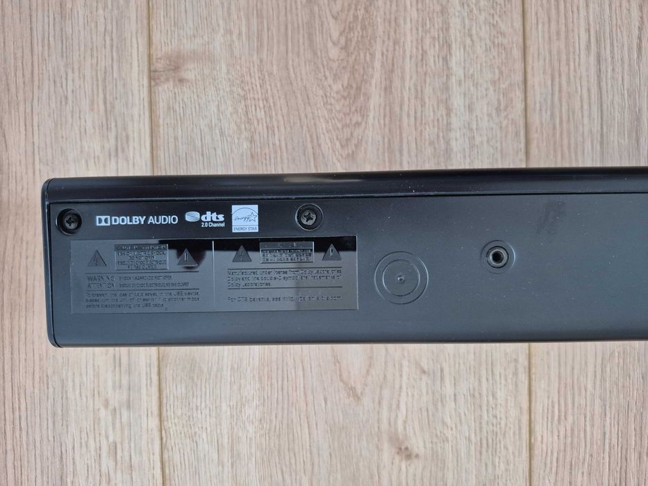 Soundbar Samsung HW-J250 com Bluetooth, comando e cabos