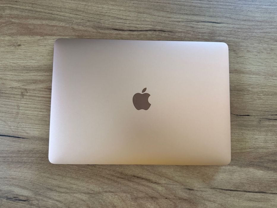 MacBook Air 2018 złoty róż - stan jak nowy