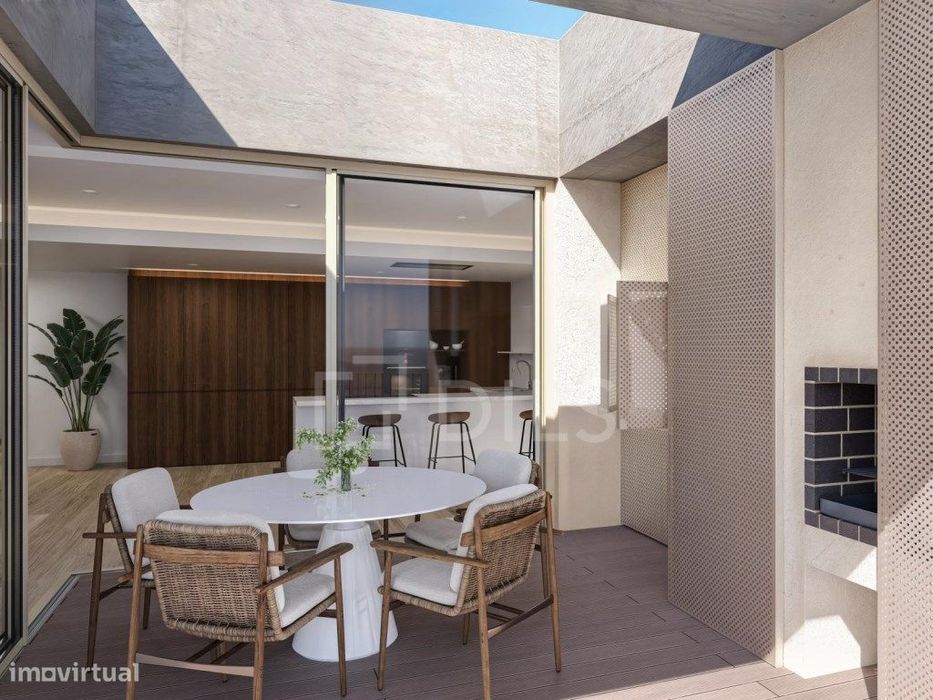 Apartamento T3 com terraço no Belas Clube de Campo