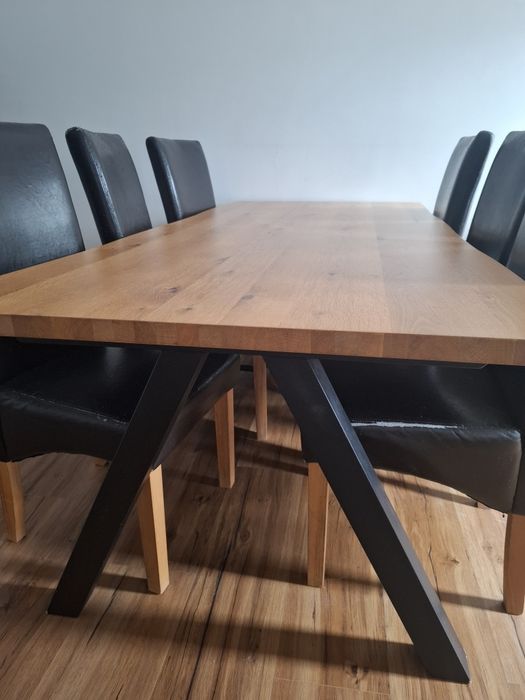 Mesa de madeira maciça extensível