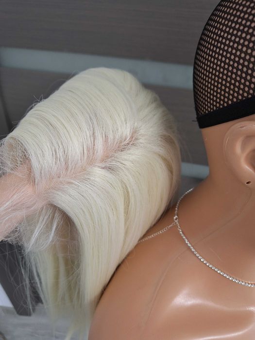 Peruca longa loira com renda