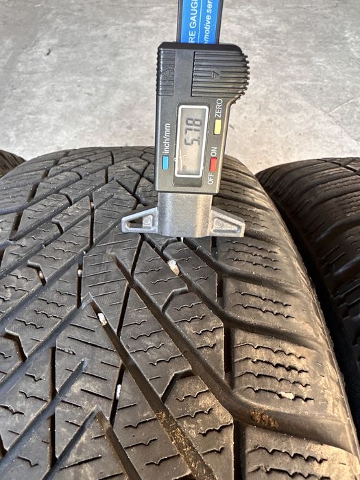 Резина зимная.     Pirelli.    215.55.17.   Romania