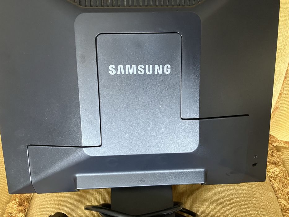 Monitor Samsung Sync Master 740 N