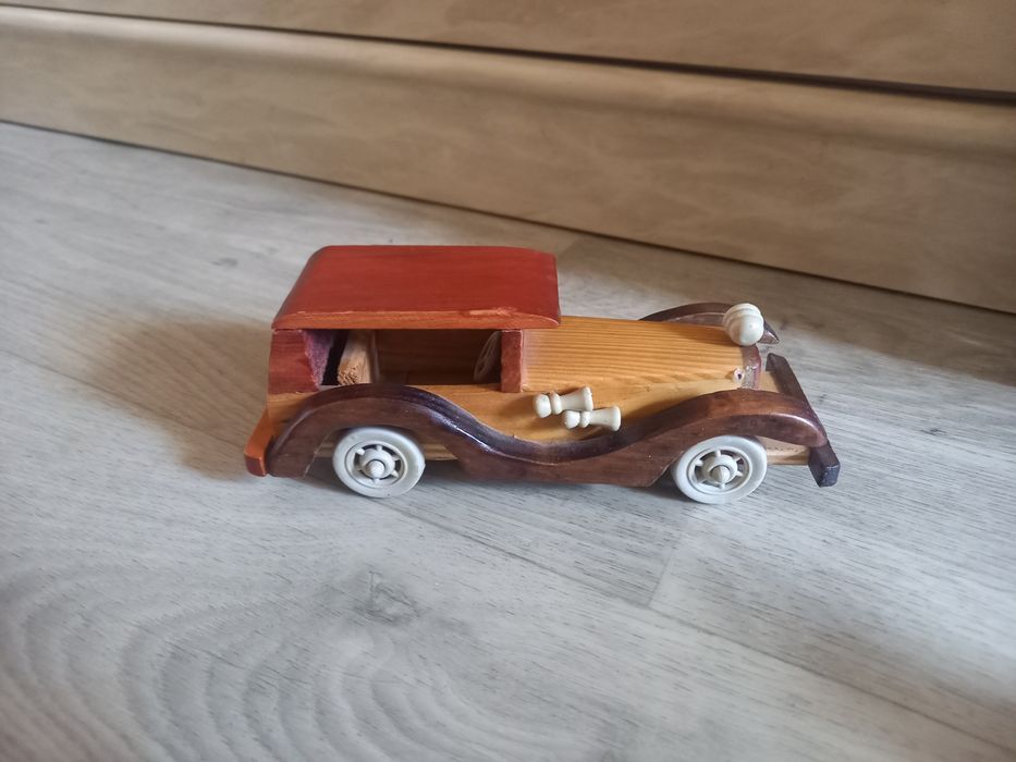 Ретро машина из дерева 18 см. ручная работа