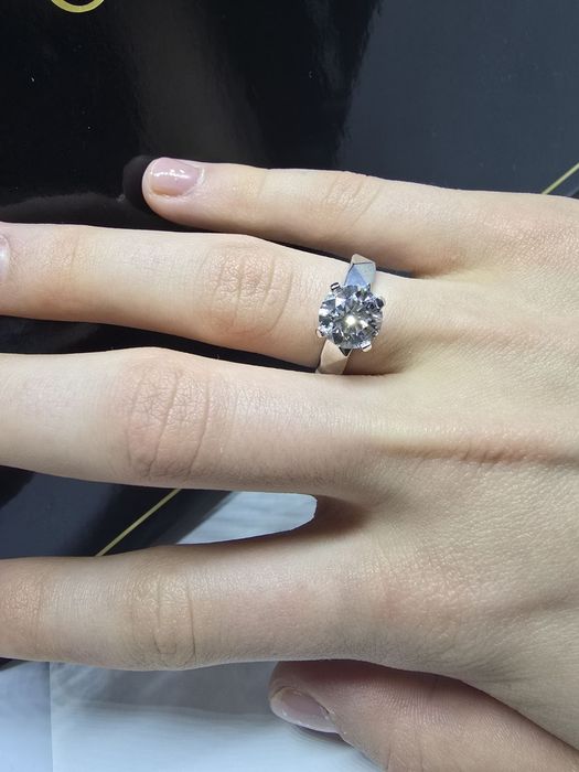 2.03ct G/VS1 TYPE  II A натуральный бриллиант. Сердца и стрелы. Кольцо