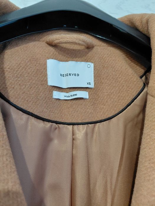 Пальто Reserved, кольору Camel