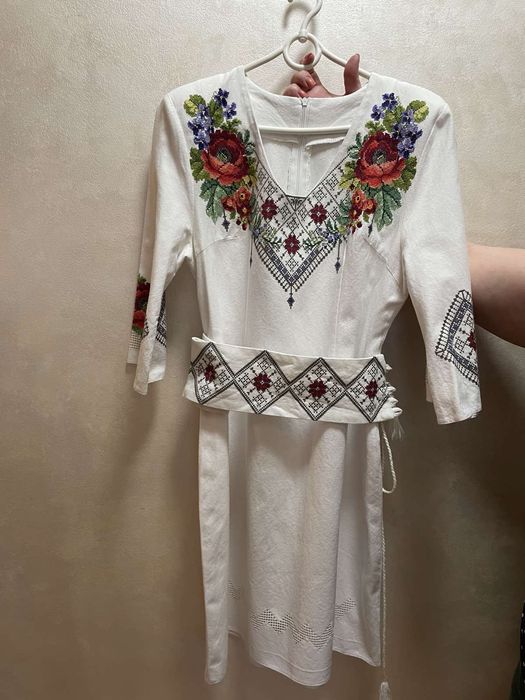 Вишите плаття ручна робота