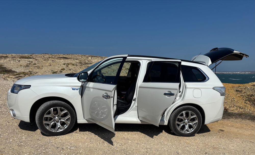 Mitsubishi Outlander 2.0 PHEV Instyle (2014)