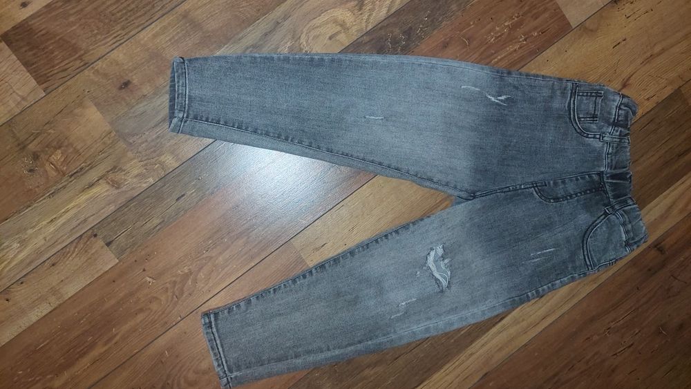 Продам  джинси на хлопчика