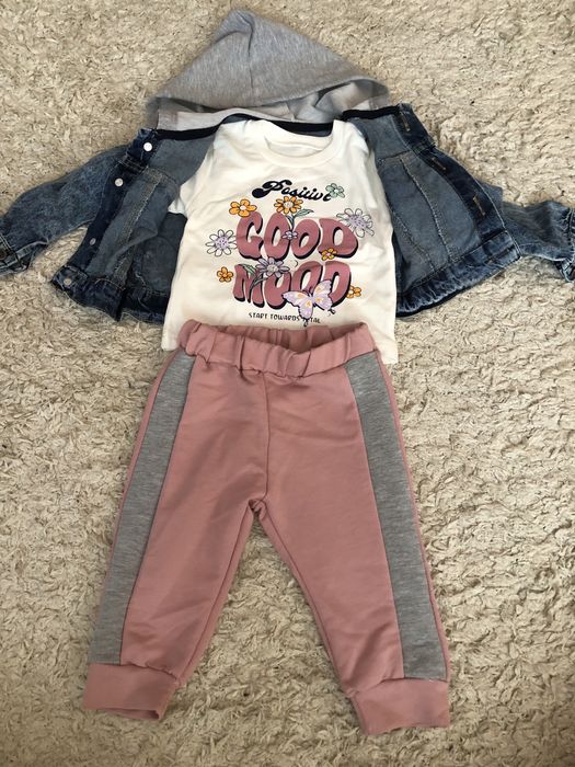 Костюмчик на дівчинку 3-6