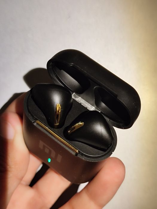 Bluetooth Earbuds + cabo USB-C